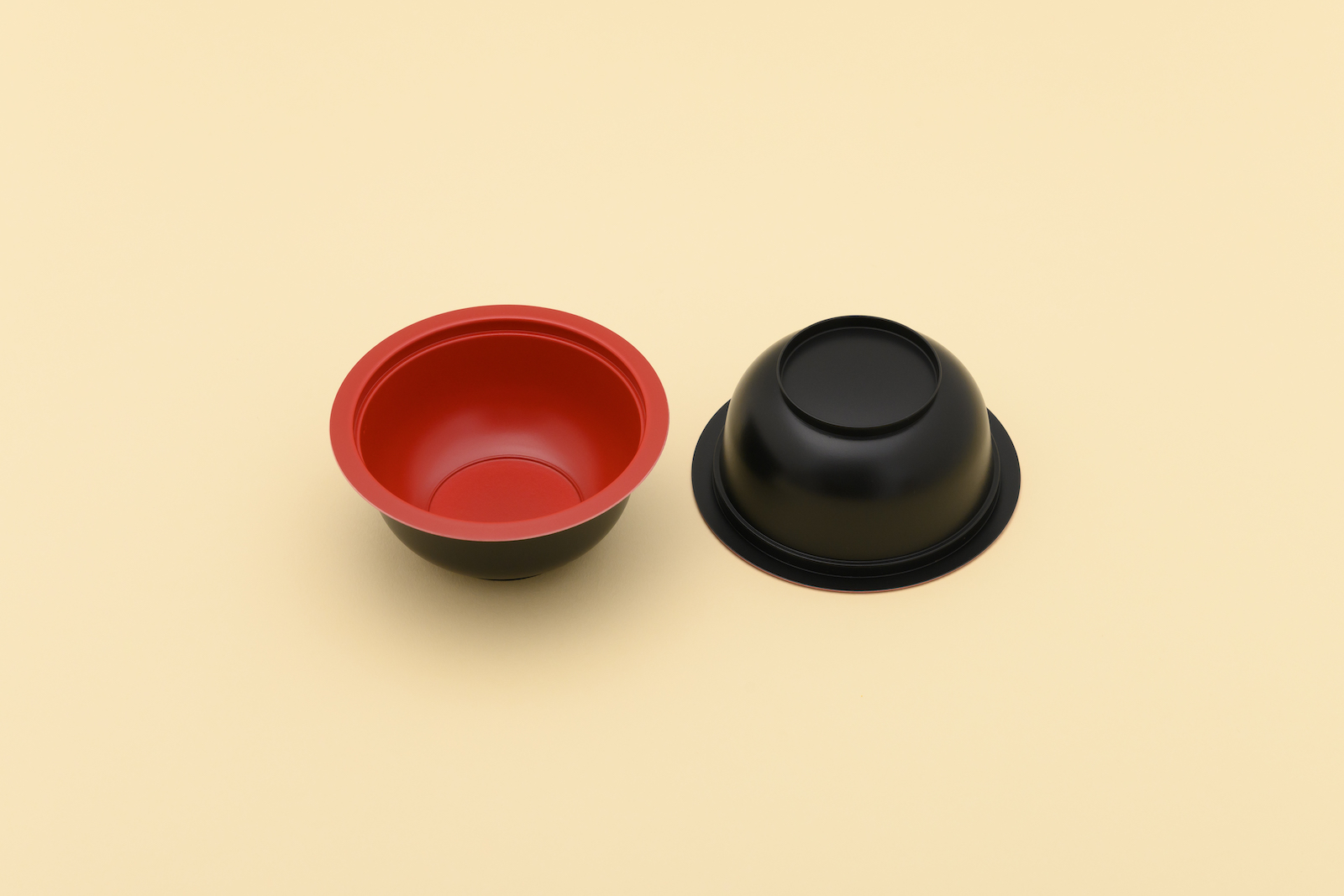 黒色の赤いライン付き鉢 園芸ネット本店｜菊鉢4号（直径13.3cm 